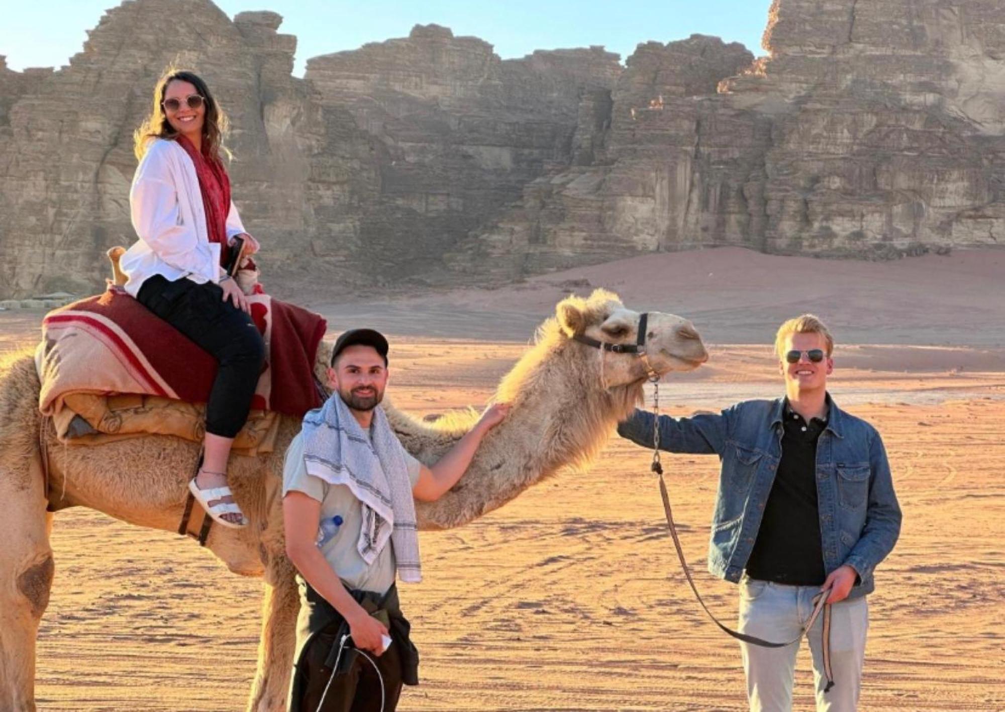Julia Rum Luxury Camp Wadi Rum Buitenkant foto