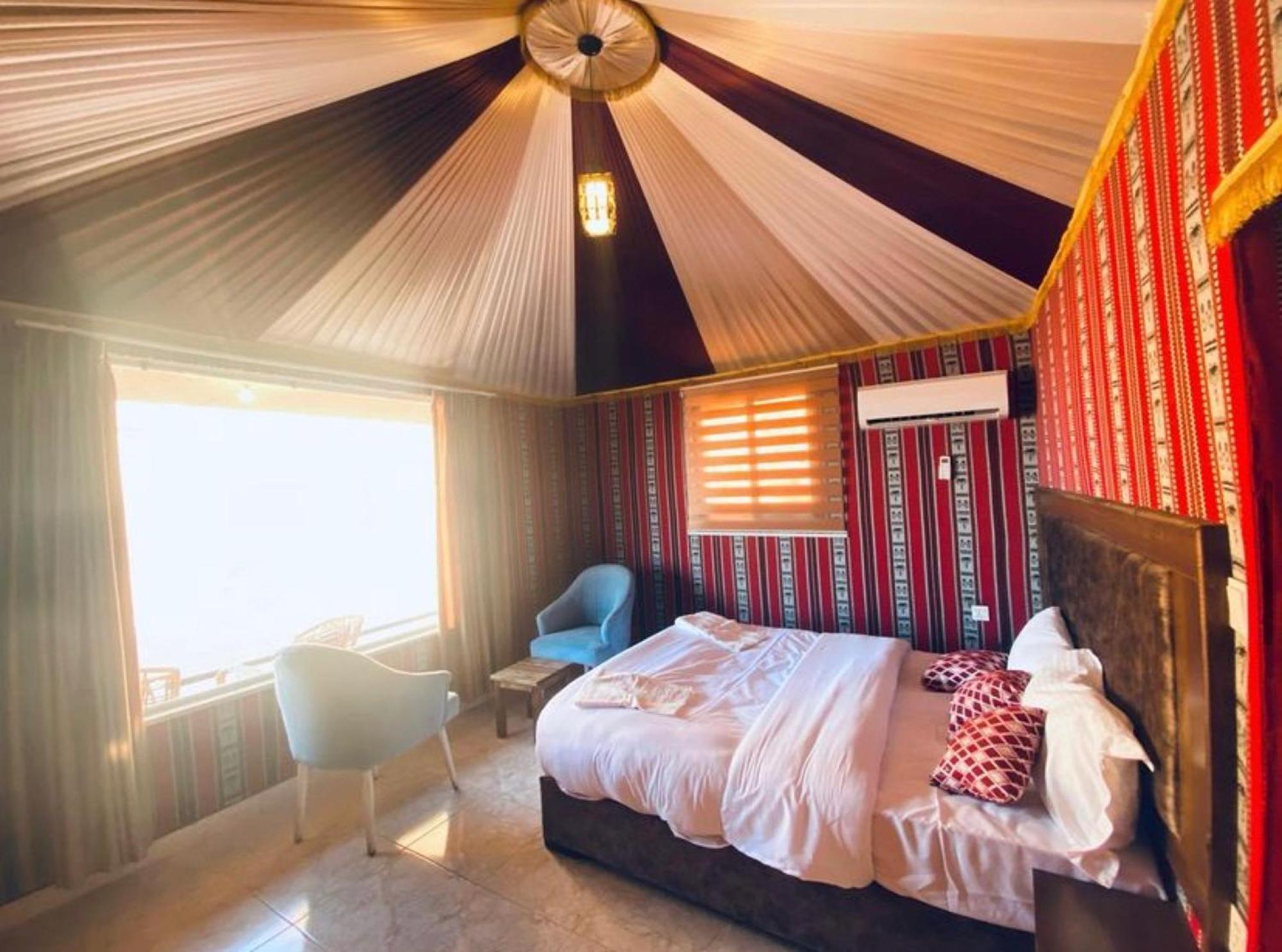 Julia Rum Luxury Camp Wadi Rum Buitenkant foto