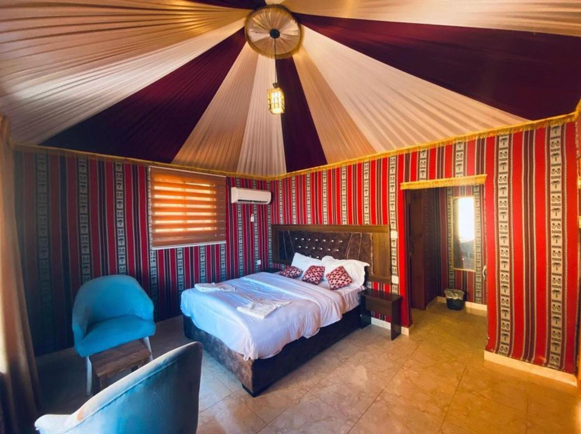 Julia Rum Luxury Camp Wadi Rum Buitenkant foto