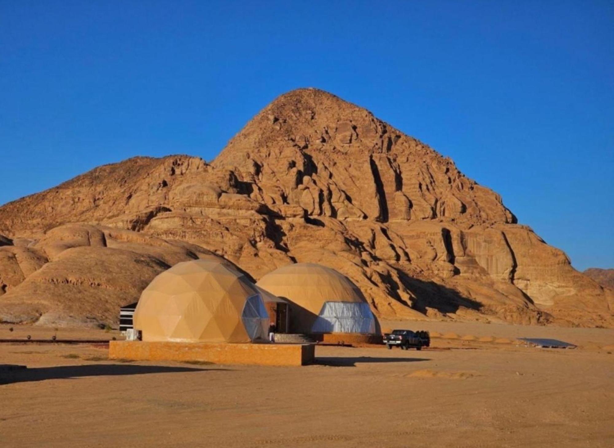 Julia Rum Luxury Camp Wadi Rum Buitenkant foto