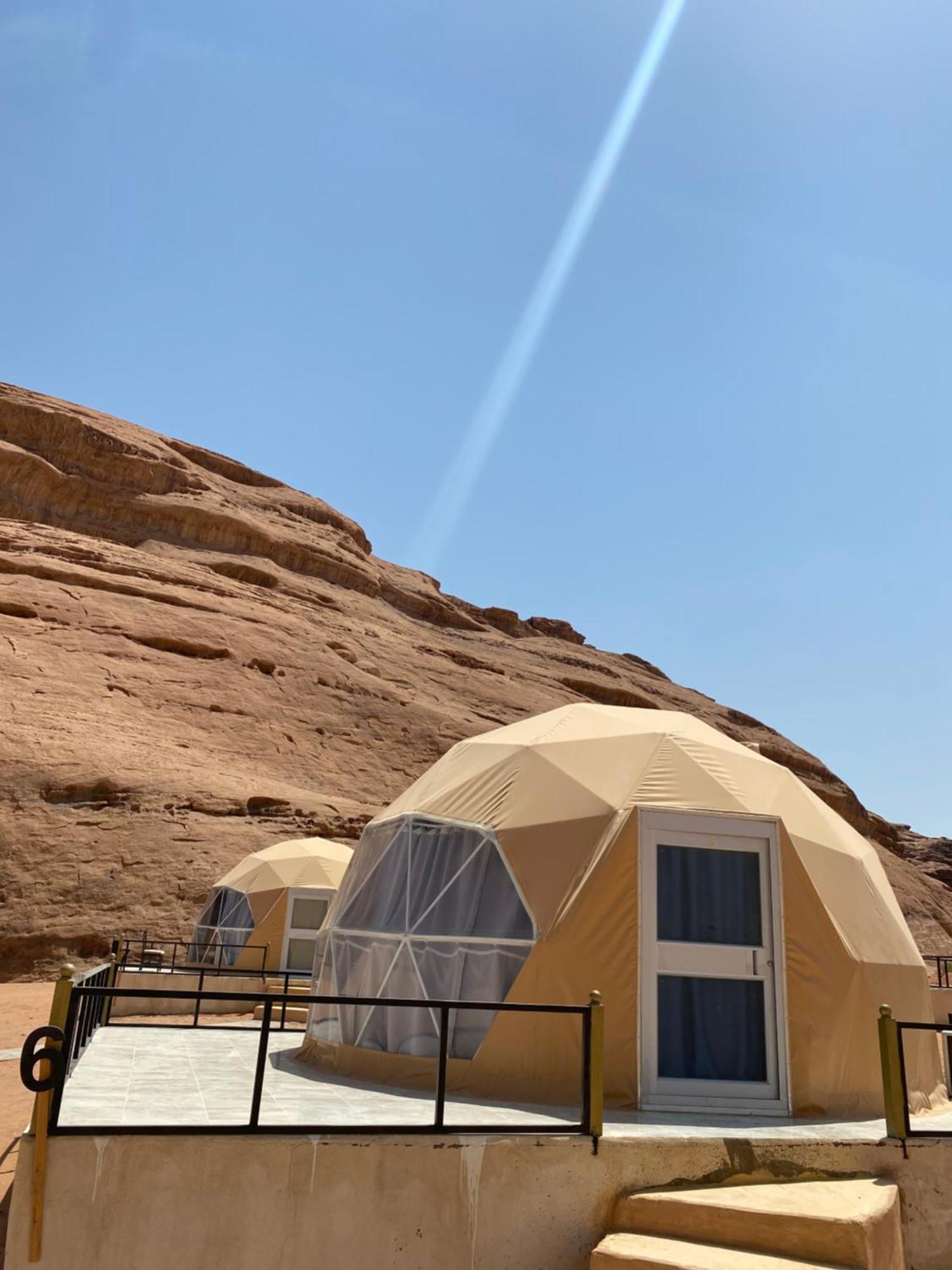 Julia Rum Luxury Camp Wadi Rum Buitenkant foto