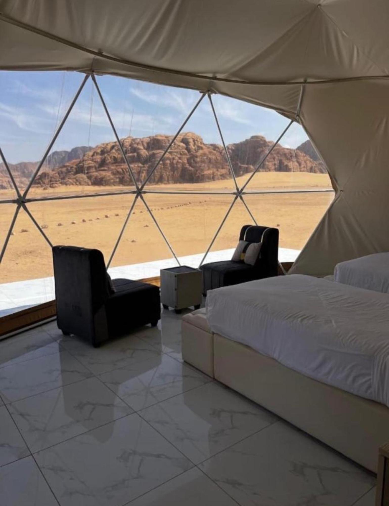 Julia Rum Luxury Camp Wadi Rum Buitenkant foto