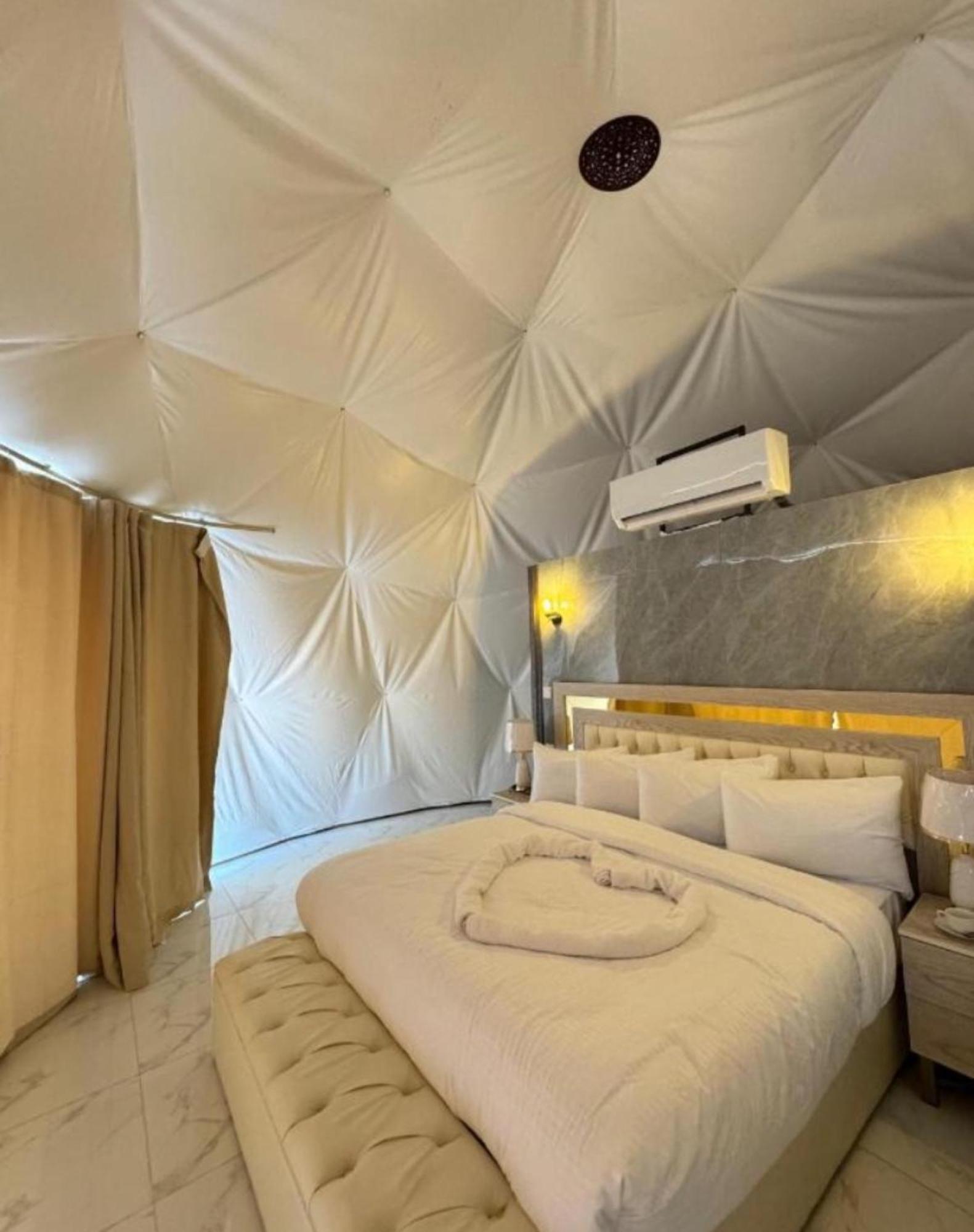 Julia Rum Luxury Camp Wadi Rum Buitenkant foto